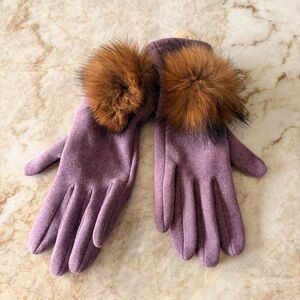 Pretty Persuasions Ladies Touch Screen Purple Gloves with Raccoon Fur Trim - NWT